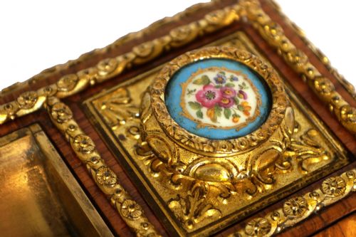 A QUALITY 19TH CENTURY FRENCH SERVES PANELLED ORMOLU MOUNTED KINGWOOD INKSTAND - ADDITIONAL PHOTO 2