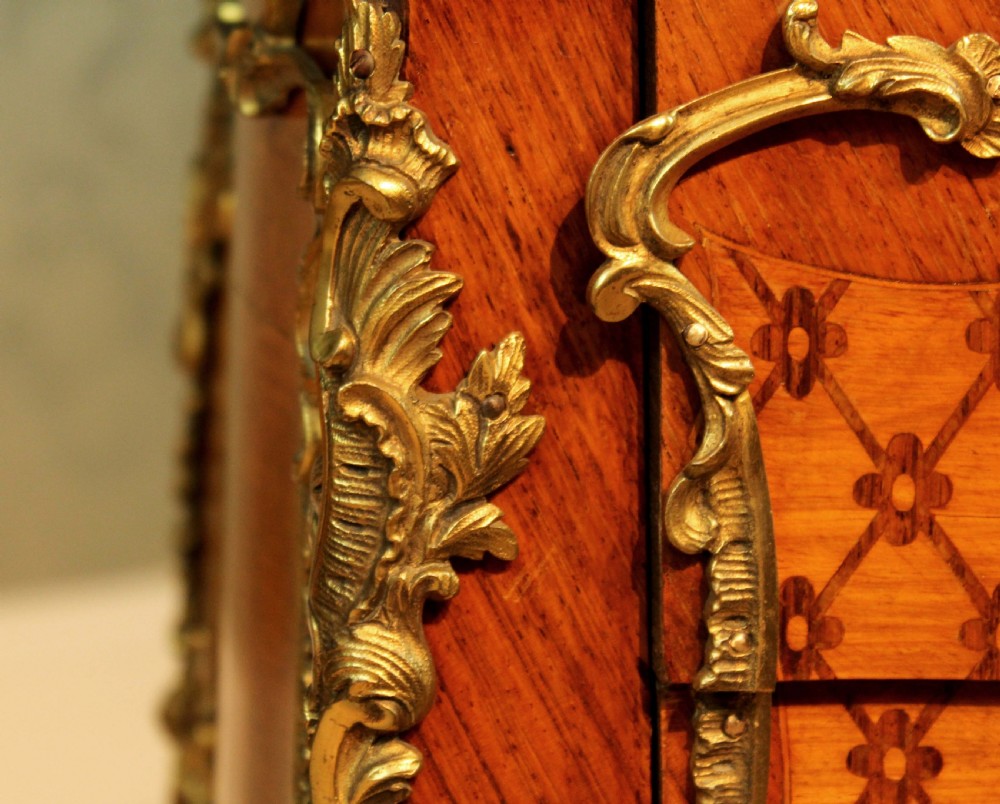 A Pair of Quality Early 20th Century French Kingwood Inlaid & Ormolu mounted Bedside Tables View VII