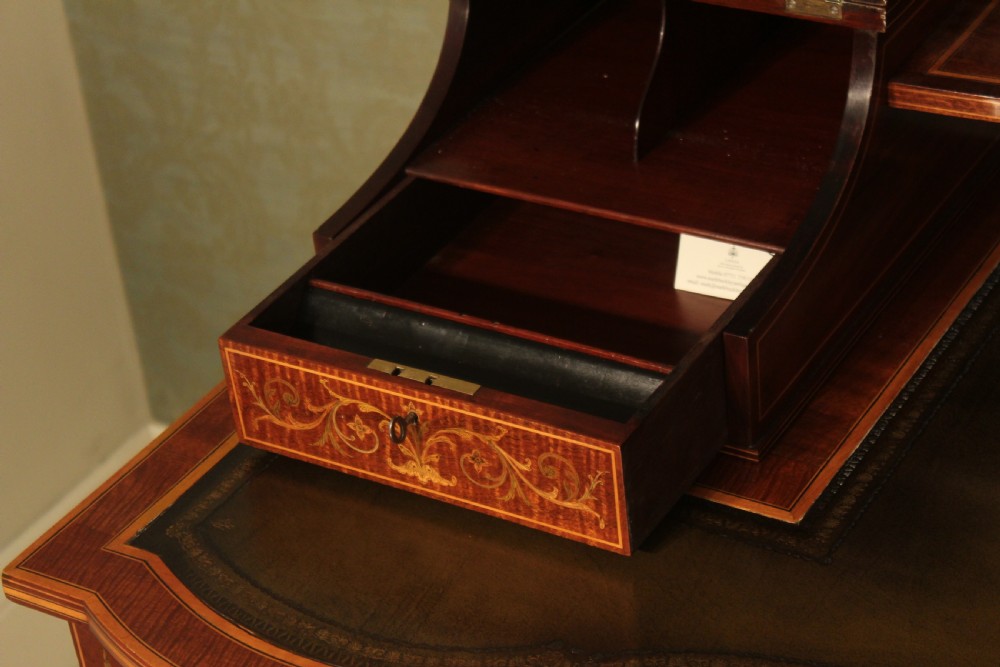 An Outstanding Late Victorian Mahogany Inlaid Carleton House Style Desk by Edwards & Roberts View IV