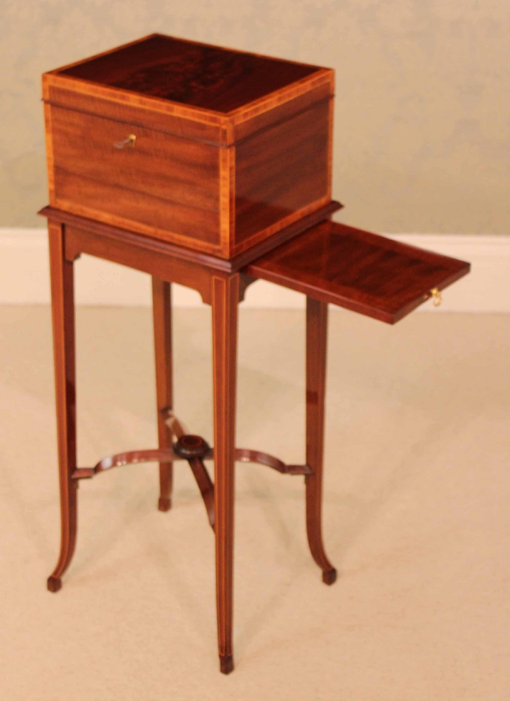 Maple and Co. Kingswood Cross-banded Edwardian Mahogany Fitted Vanity Box  View II