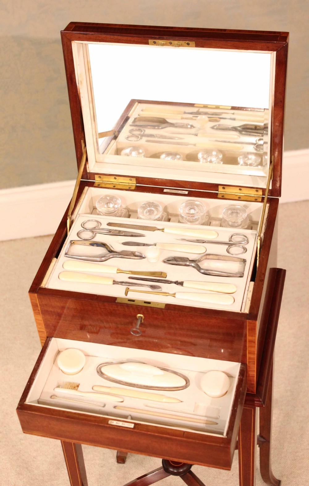 Maple and Co. Kingswood Cross-banded Edwardian Mahogany Fitted Vanity Box  View IV