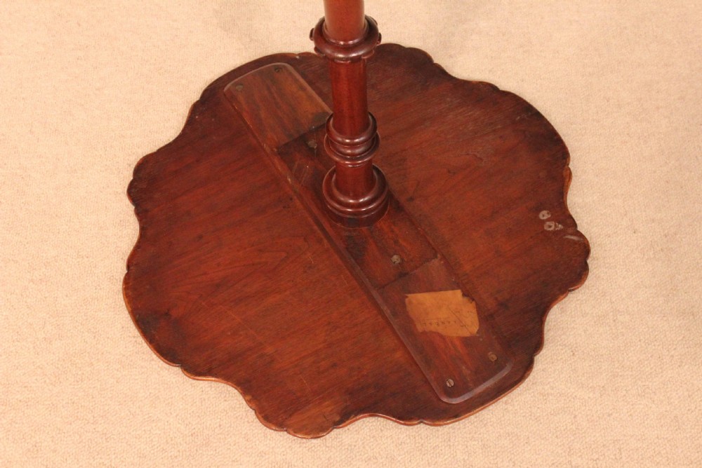 A Fine Quality Victorian Burr-Walnut Inlaid Scallop edge Tripod Table View V