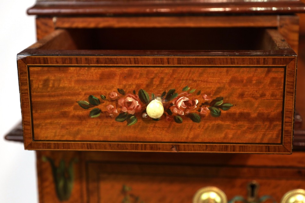 An Fine Late Victorian Mahogany Inlaid Carleton House Style Desk View V