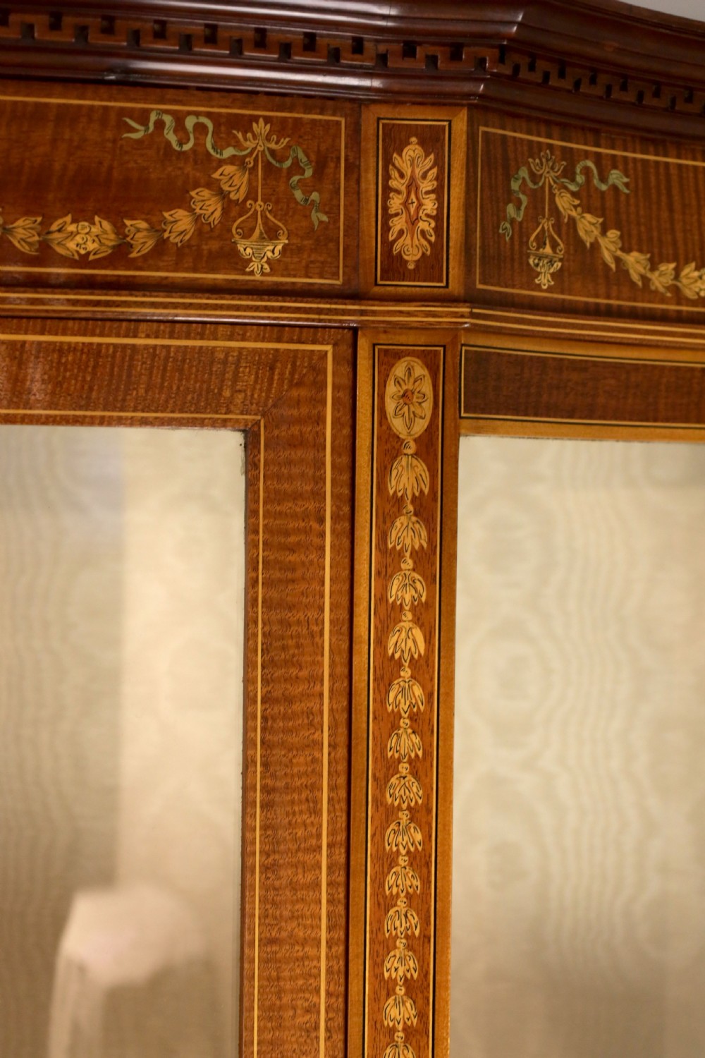 A Fine Late 19th Century Edwards & Roberts Serpentine Display Cabinet View XI