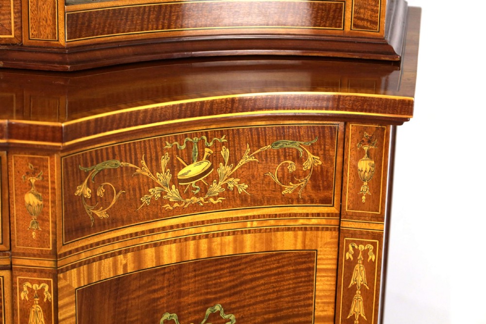 A Fine Late 19th Century Edwards & Roberts Serpentine Display Cabinet View VII