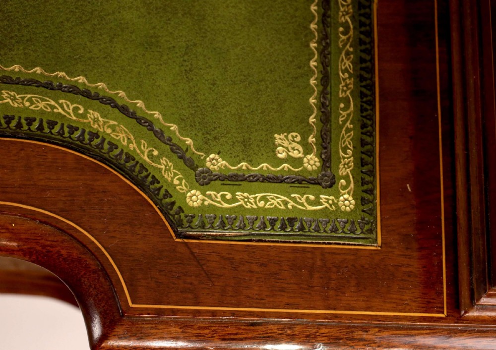 An Exhibition Quality Victorian Inlaid Mahogany Carlton House desk View VII