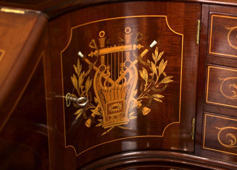An Exhibition Quality Victorian Inlaid Mahogany Carlton House desk View VIII