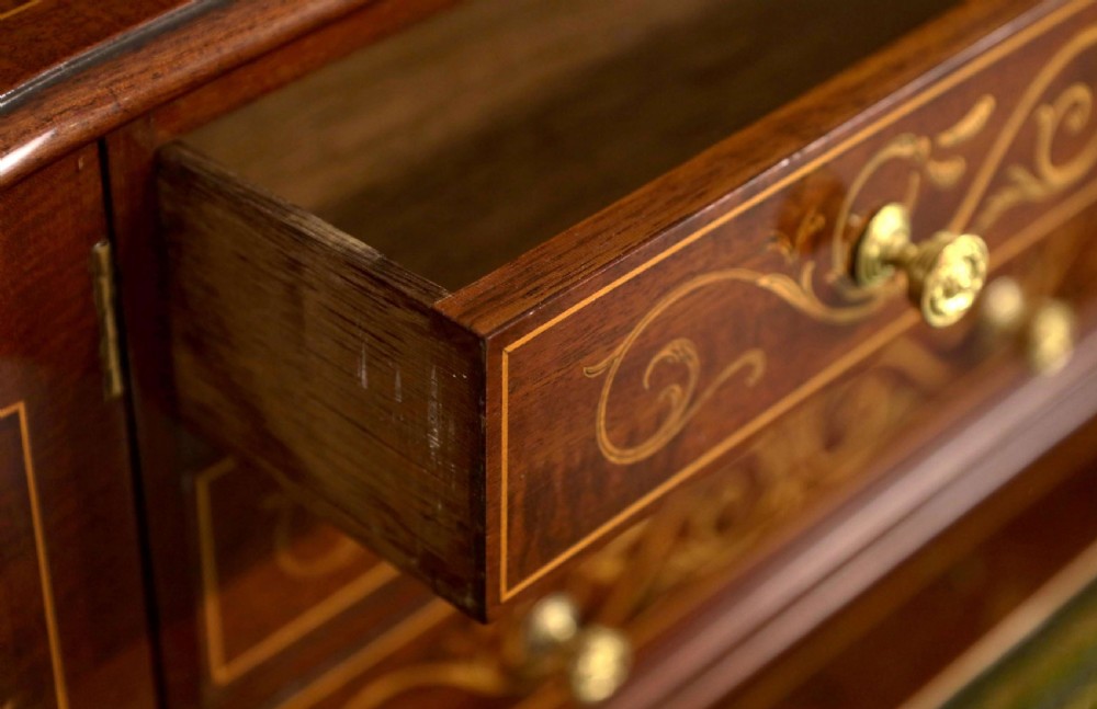 An Exhibition Quality Victorian Inlaid Mahogany Carlton House desk View IX