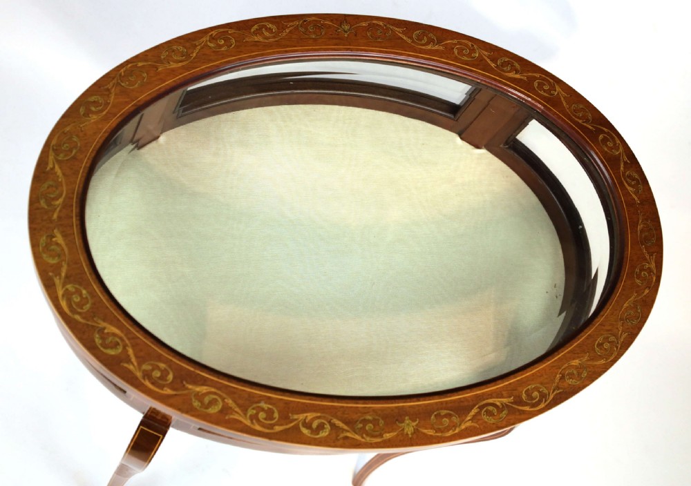 A Fine Quality Late Victorian Oval Bijouterie Table View VI