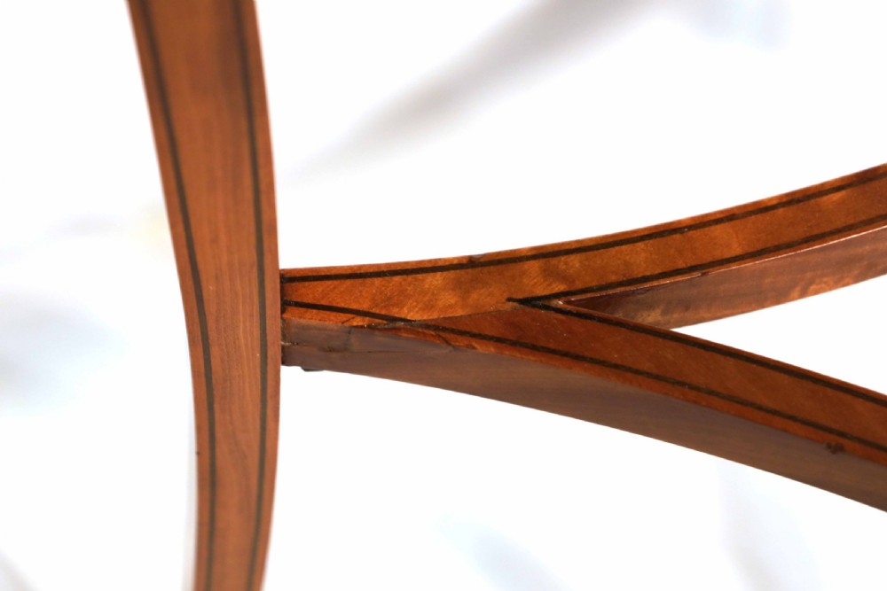 A Beautiful Victorian Mahogany Heart-shaped Bijouterie Table View V