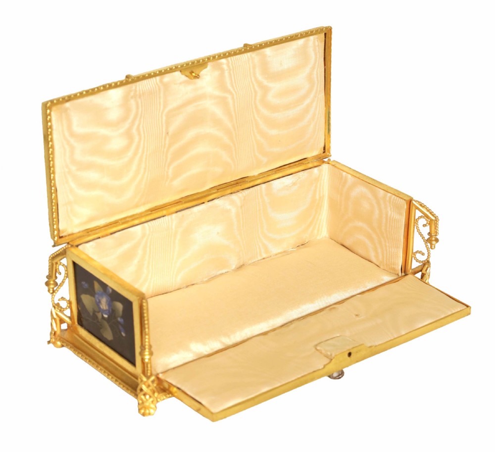 A Fine Quality 19th Century Florentine Pietra Dura Jewellery Casket View V
