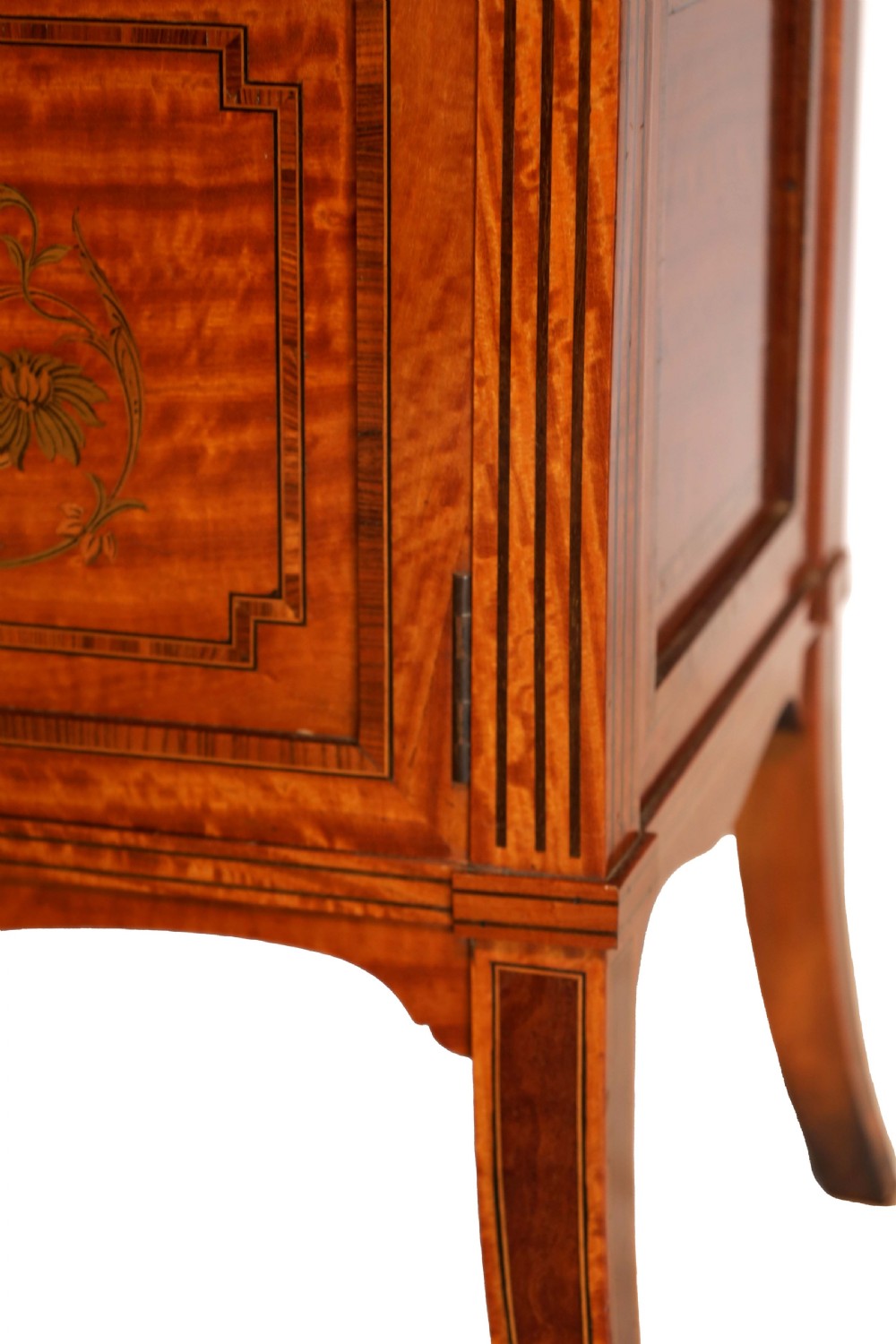 A Fine Victorian Satinwood Inlaid Display Cabinet by Maple & Co View IV