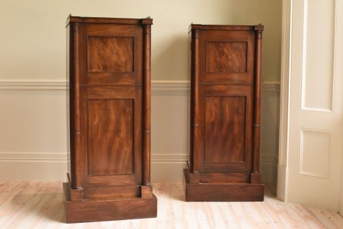 A PAIR OF REGENCY PERIOD MAHOGANY PEDESTALS