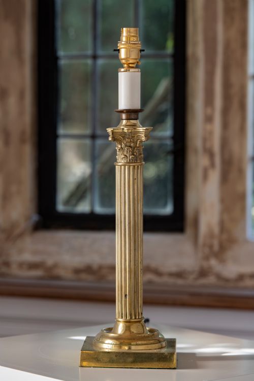 A 19th CENTURY BRASS TABLE LAMP.