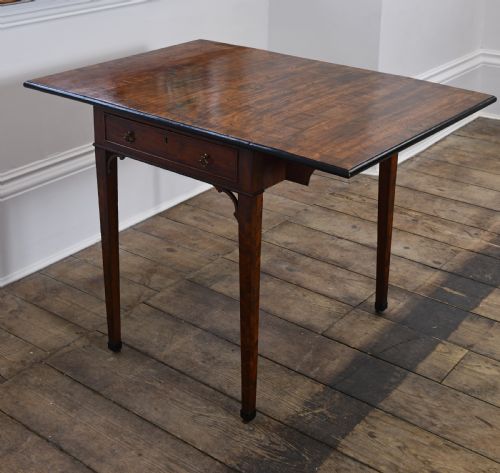 a 18th century chippendale period mahogany pembroke table - CATEGORY: ANTIQUE TABLES - DATED GEORGIAN
