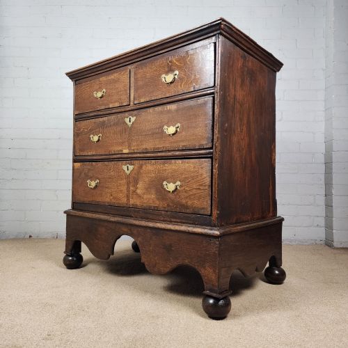 OAK CHEST OF DRAWERS EARLY 18TH CENTURY - ADDITIONAL PHOTO 1