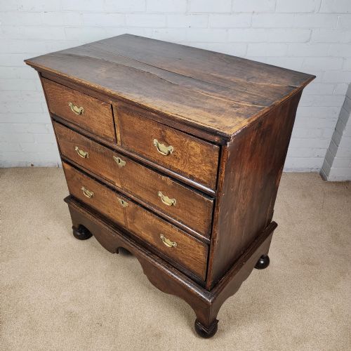 OAK CHEST OF DRAWERS EARLY 18TH CENTURY - ADDITIONAL PHOTO 2
