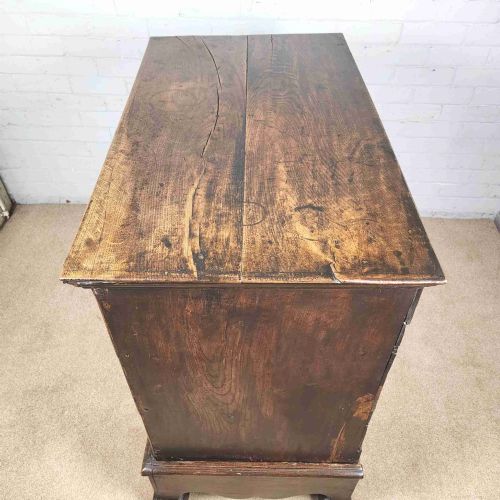 OAK CHEST OF DRAWERS EARLY 18TH CENTURY - ADDITIONAL PHOTO 4