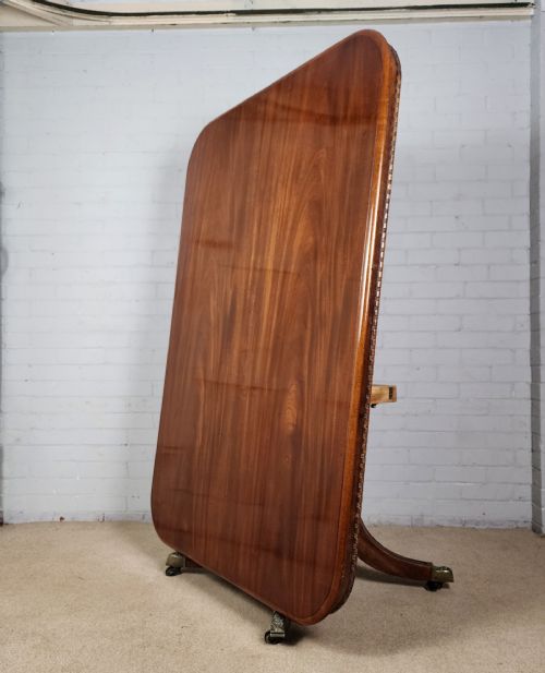 GEORGIAN MAHOGANY TILT TOP BREAKFAST TABLE EARLY 19TH C - ADDITIONAL PHOTO 4
