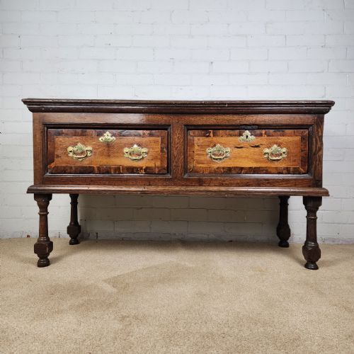 OAK AND WALNUT DRESSER BASE WITH DEEP DRAWERS BRASS FITTINGS 18TH CENTURY - ADDITIONAL PHOTO 12