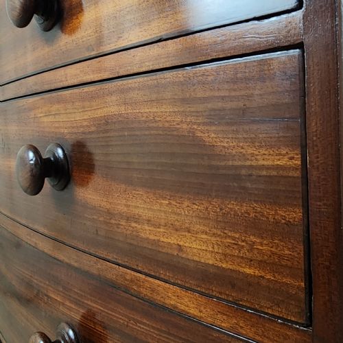REGENCY MAHOGANY BOWFRONT CHEST OF DRAWERS - ADDITIONAL PHOTO 4