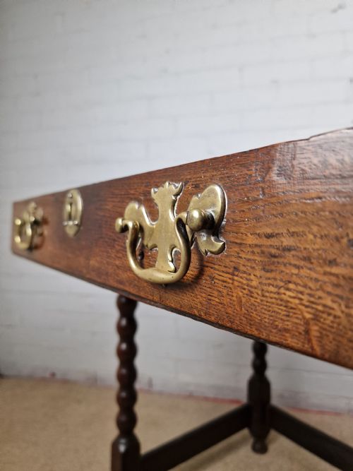 18TH CENTURY OAK BOBBIN TURNED SIDE TABLE - ADDITIONAL PHOTO 4