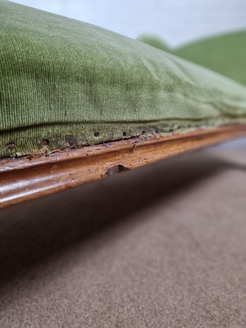 A VICTORIAN MAHOGANY CHAISE LONGUE WITH CERAMIC CASTORS - ADDITIONAL PHOTO 14