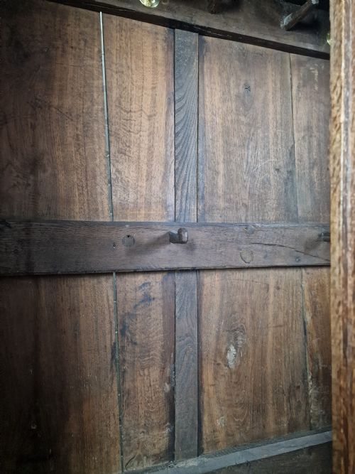 GEORGIAN OAK LIVERY CUPBOARD CIRCA 1780 - ADDITIONAL PHOTO 2