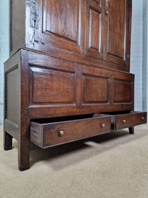 GEORGIAN OAK LIVERY CUPBOARD CIRCA 1780 - ADDITIONAL PHOTO 11