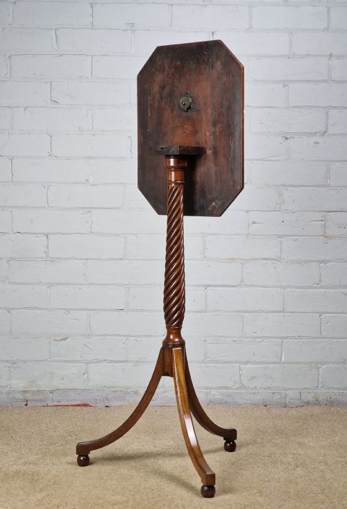 A REGENCY MAHOGANY AND BOXWOODSTRUNG TRIPOD TABLE EARLY 19TH CENTURY - ADDITIONAL PHOTO 1