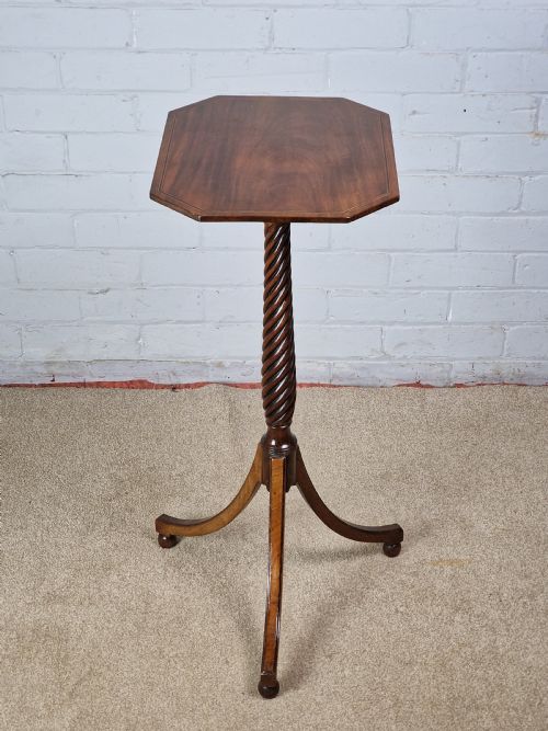 A REGENCY MAHOGANY AND BOXWOODSTRUNG TRIPOD TABLE EARLY 19TH CENTURY - ADDITIONAL PHOTO 4