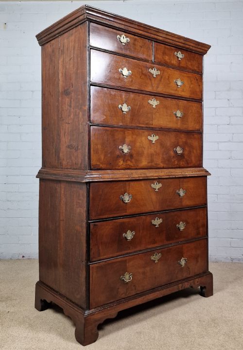 GEORGIAN SECRETAIRE CHEST ON CHEST CIRCA 1720 - ADDITIONAL PHOTO 1