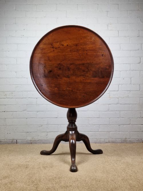 GEORGIAN MAHOGANY TRIPOD TABLE LATE 18TH CENTURY