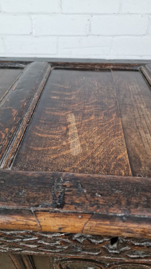 ANTIQUE OAK CHEST LATE 17TH CENTURY WITH CARVED DECORATION - ADDITIONAL PHOTO 3