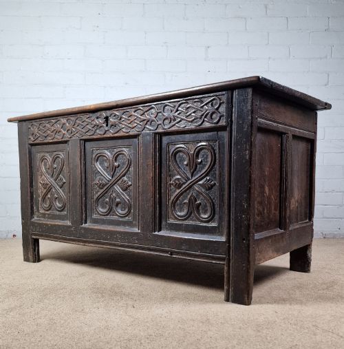 ANTIQUE OAK CHEST LATE 17TH CENTURY WITH CARVED DECORATION - ADDITIONAL PHOTO 6