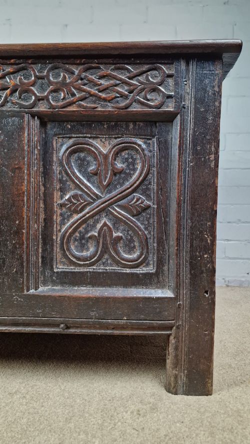 ANTIQUE OAK CHEST LATE 17TH CENTURY WITH CARVED DECORATION - ADDITIONAL PHOTO 9