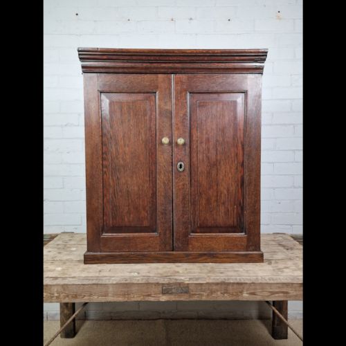Georgian Oak Wall Cabinet - Late 18th Century