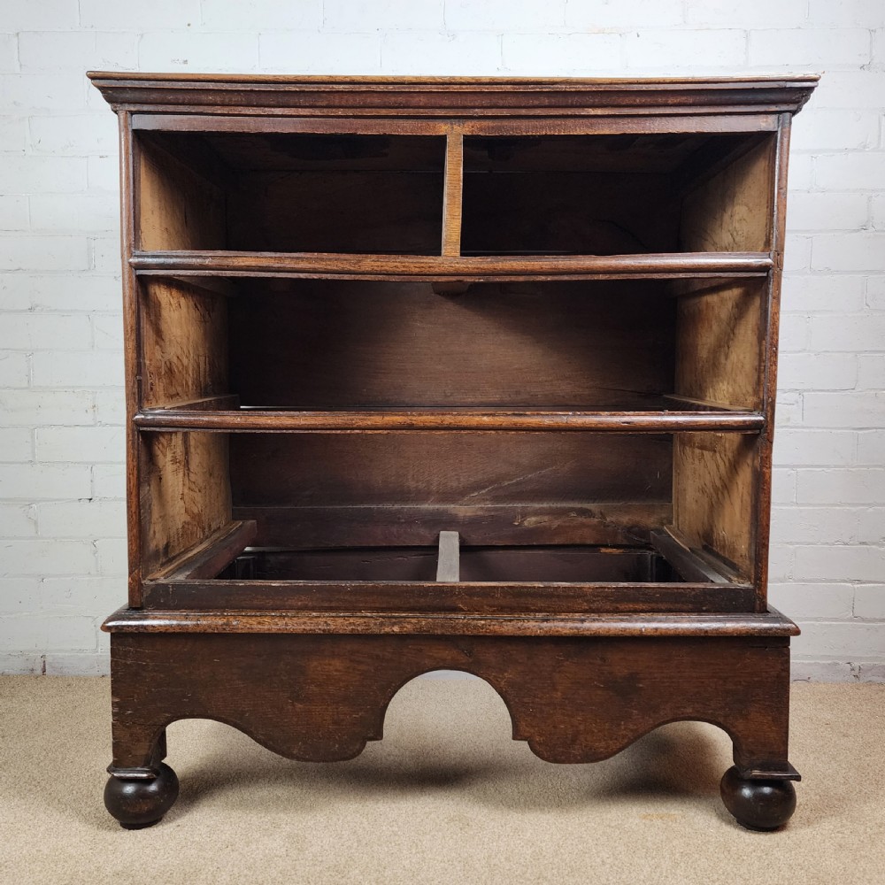 Oak Chest of Drawers - early 18th Century View XVIII
