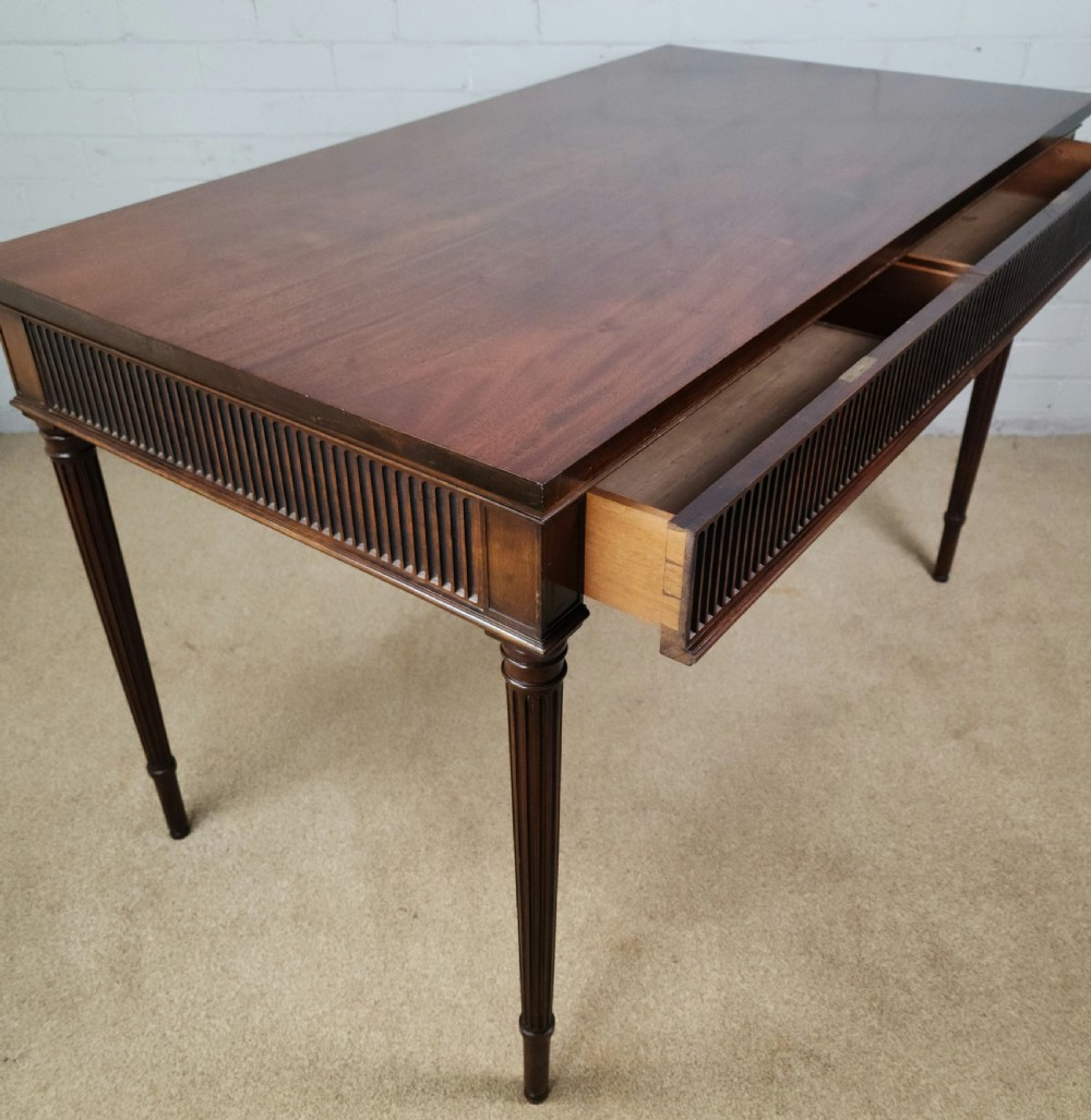 Howard & Sons Mahogany Console Table – Late 19th/Early 20th Century View XII