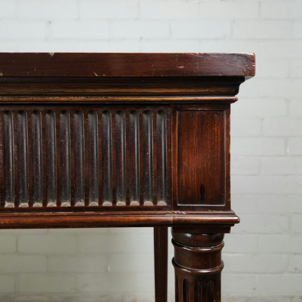 Howard & Sons Mahogany Console Table – Late 19th/Early 20th Century View V