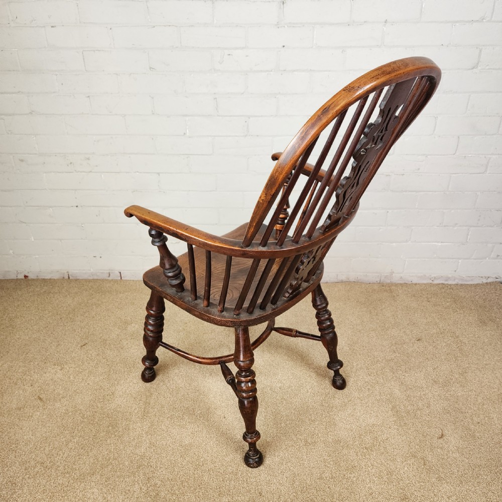 Antique Windsor Chair with Crinoline Stretcher – Nottinghamshire, 19th C. View V