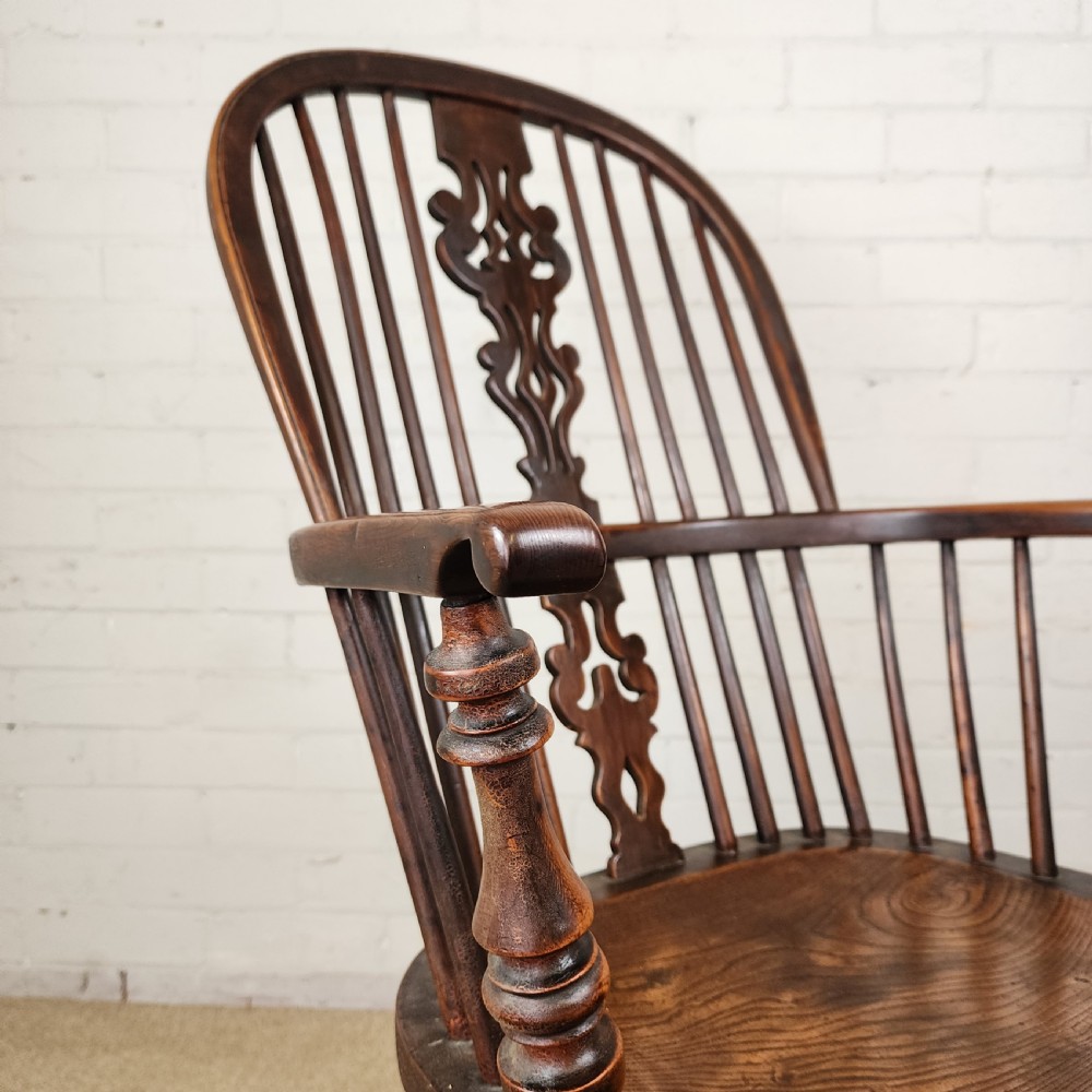 Antique Windsor Chair with Crinoline Stretcher – Nottinghamshire, 19th C. View VIII