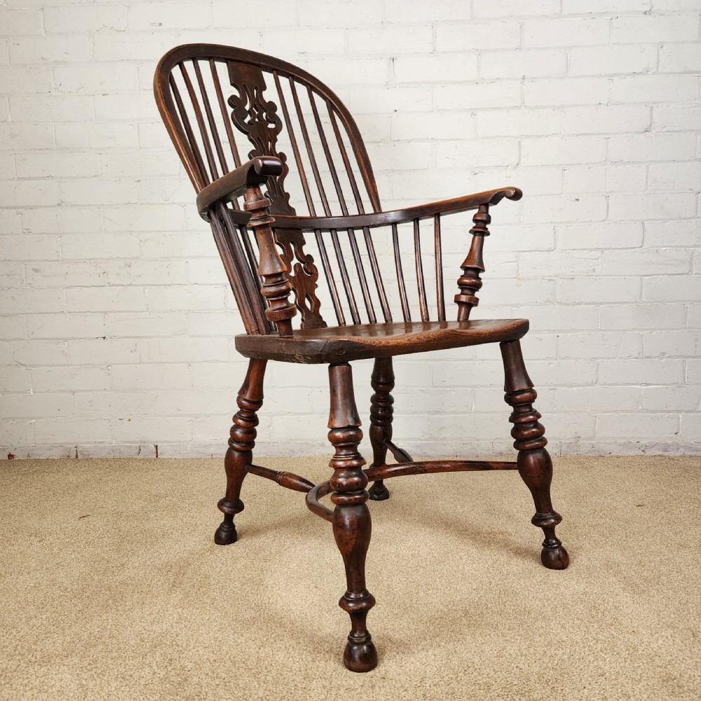 Antique Windsor Chair with Crinoline Stretcher – Nottinghamshire, 19th C.