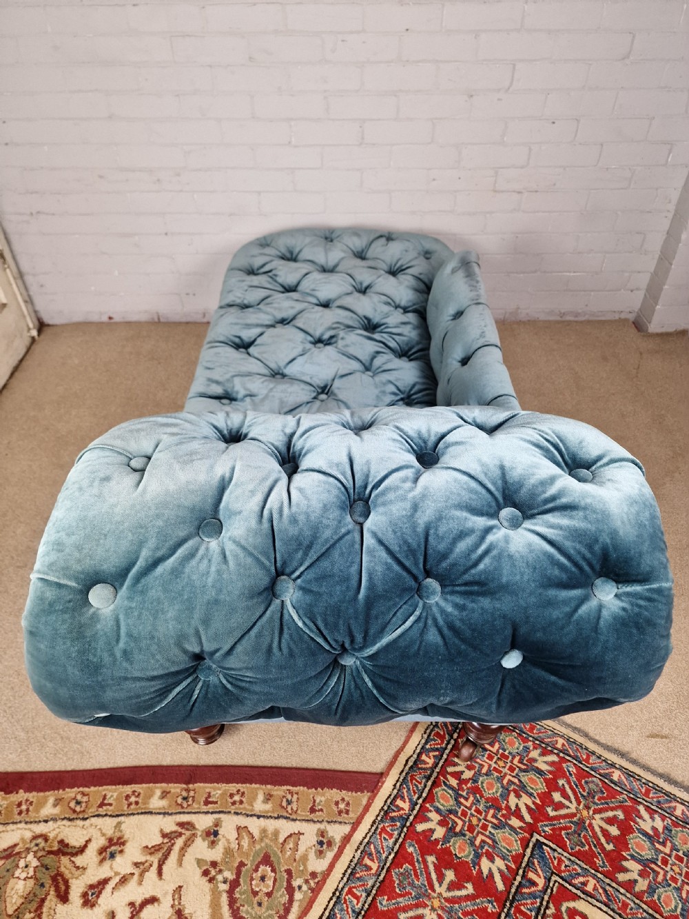 A Victorian Mahogany Gillows Chaise Longue in Turquoise Button Back Fabric View XVI