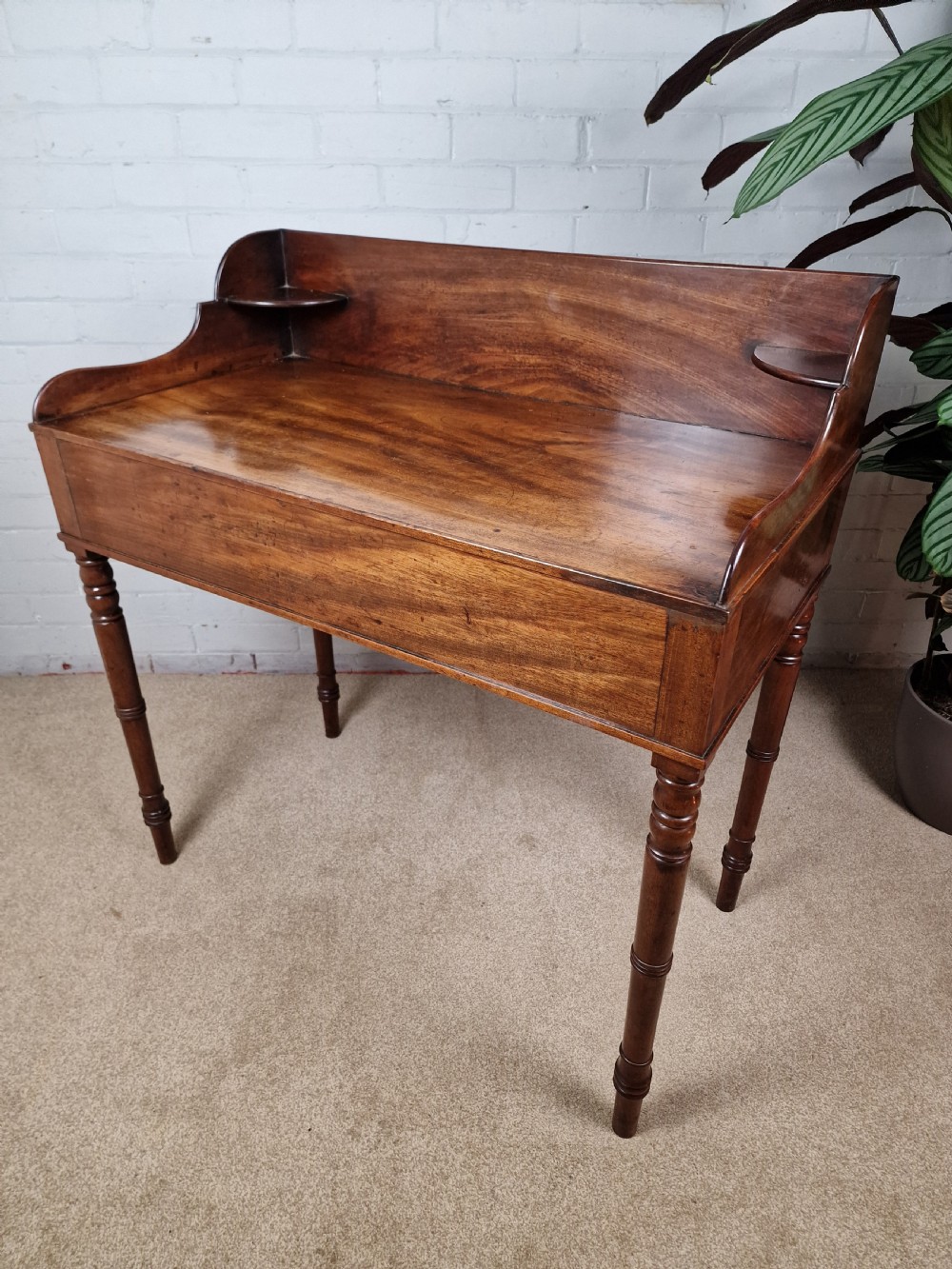 Antique Mahogany Wash Stand - Early 19th Century