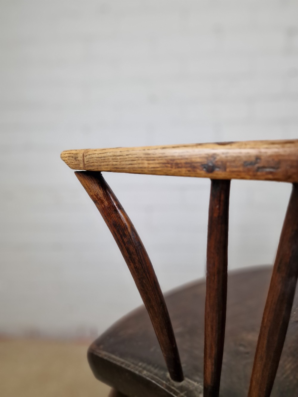 Windsor Chair in Ash and Elm - Early 19th Century (Circa 1806) View VIII