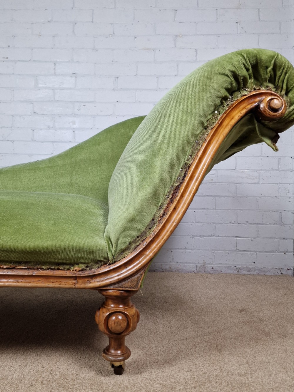 A Victorian Mahogany Chaise Longue with Ceramic Castors View VIII