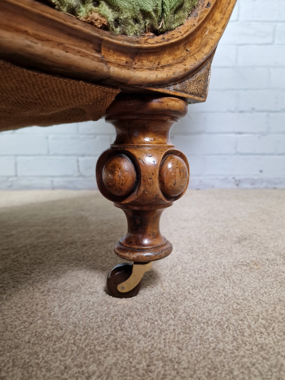 A Victorian Mahogany Chaise Longue with Ceramic Castors View XVI