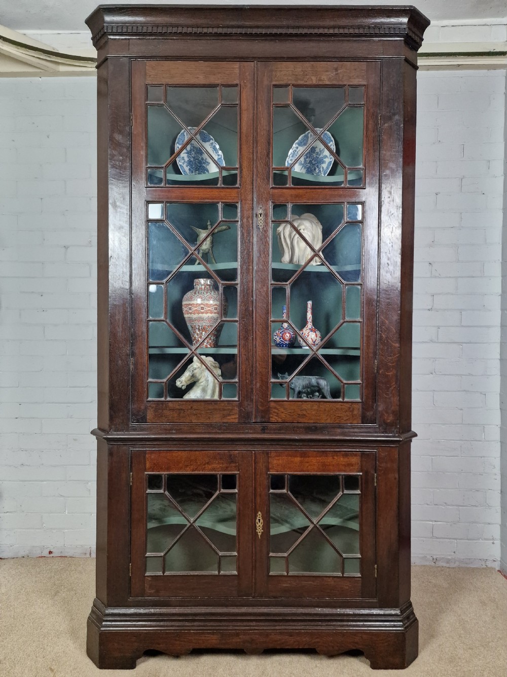 Georgian Oak Corner Cupboard - Circa 1780 View VI