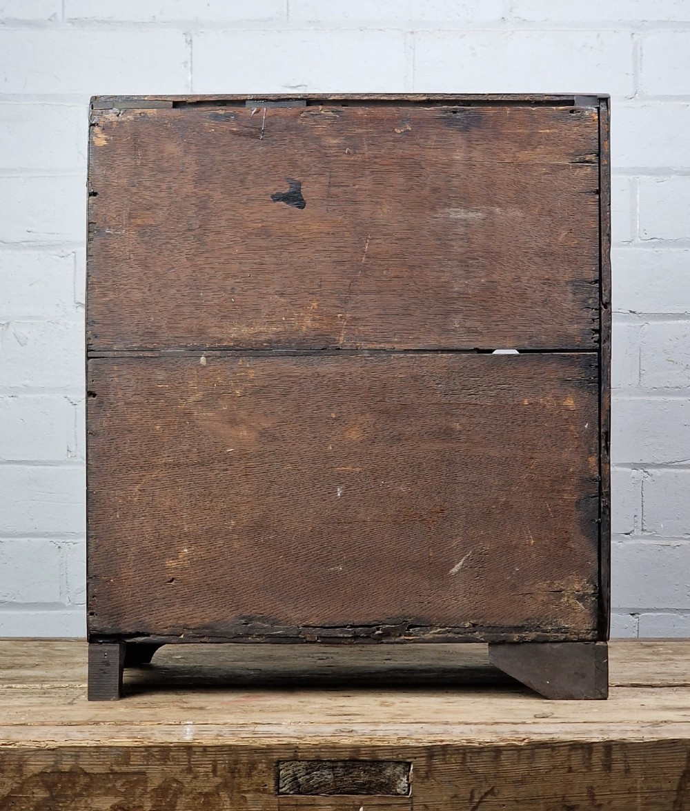 A Small George II Walnut Cabinet - Mid 18th Century View VII